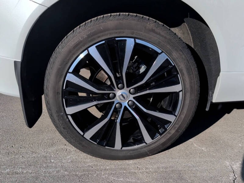 2024 Volvo XC60 B5 Plus Dark Theme