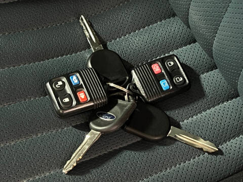 2005 Ford Thunderbird Deluxe