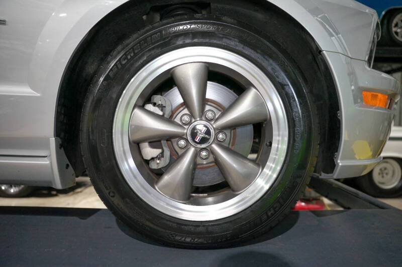 2005 Ford Mustang GT Premium