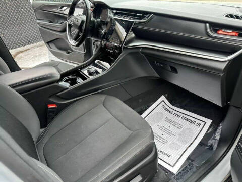 2022 Jeep Grand Cherokee L Laredo