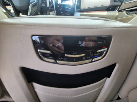 2017 Cadillac Escalade Standard