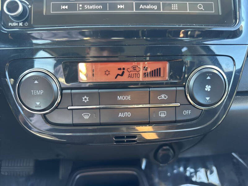 2024 Mitsubishi Mirage ES