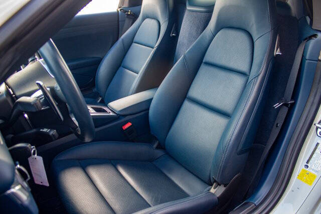 2014 Porsche Boxster 12