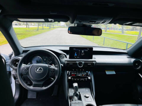 2024 Lexus IS 350 F SPORT Design