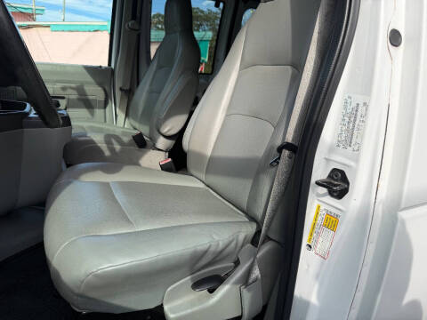 2013 Ford E-Series E-350 SD XL