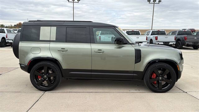 2025 Land Rover Defender 110 P400 X