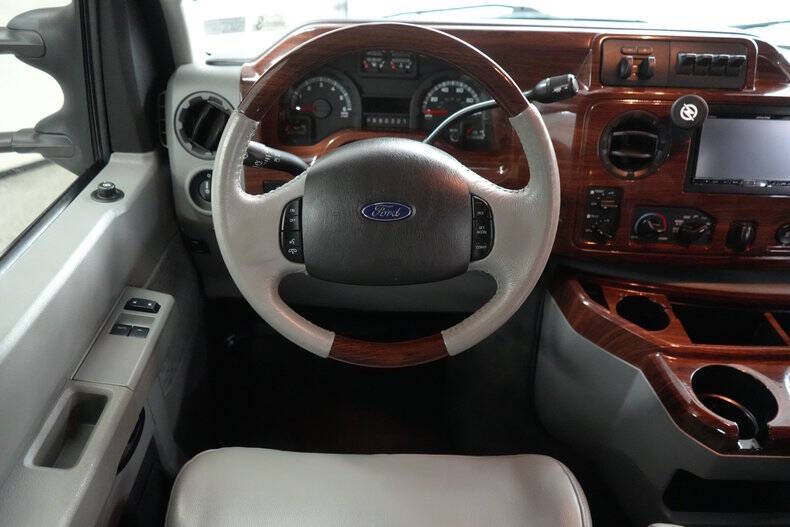 2013 Ford E-Series E-350 SD