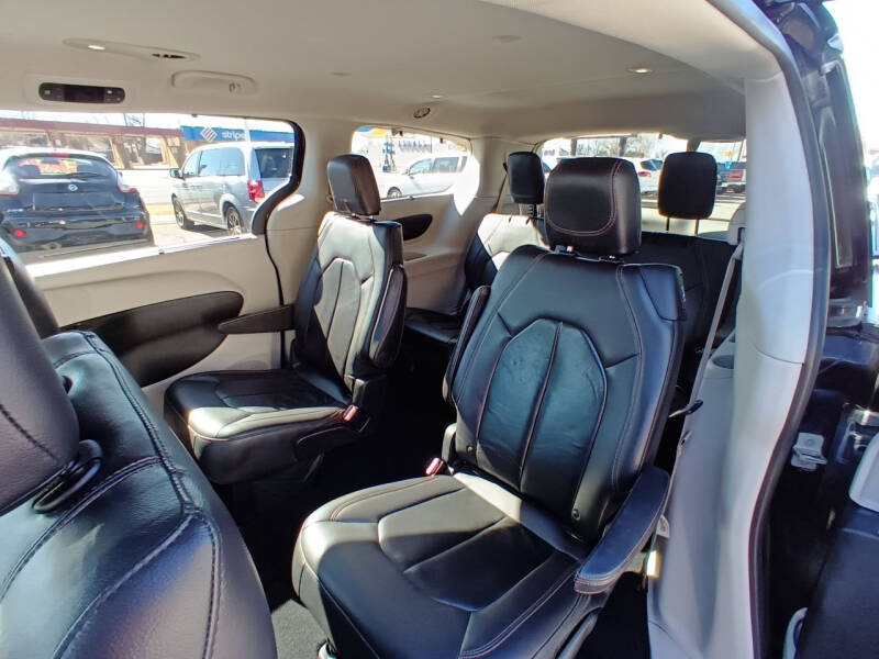 2017 Chrysler Pacifica Touring Plus