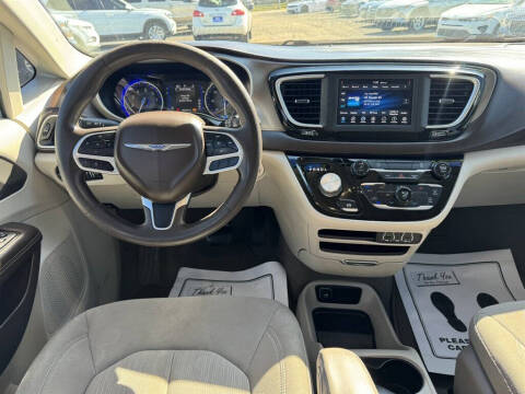 2021 Chrysler Voyager LX