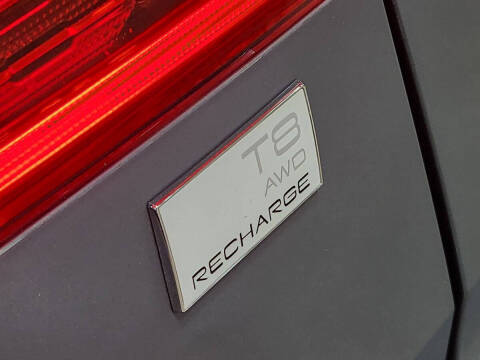 2023 Volvo XC60 Recharge T8 Plus Bright Theme