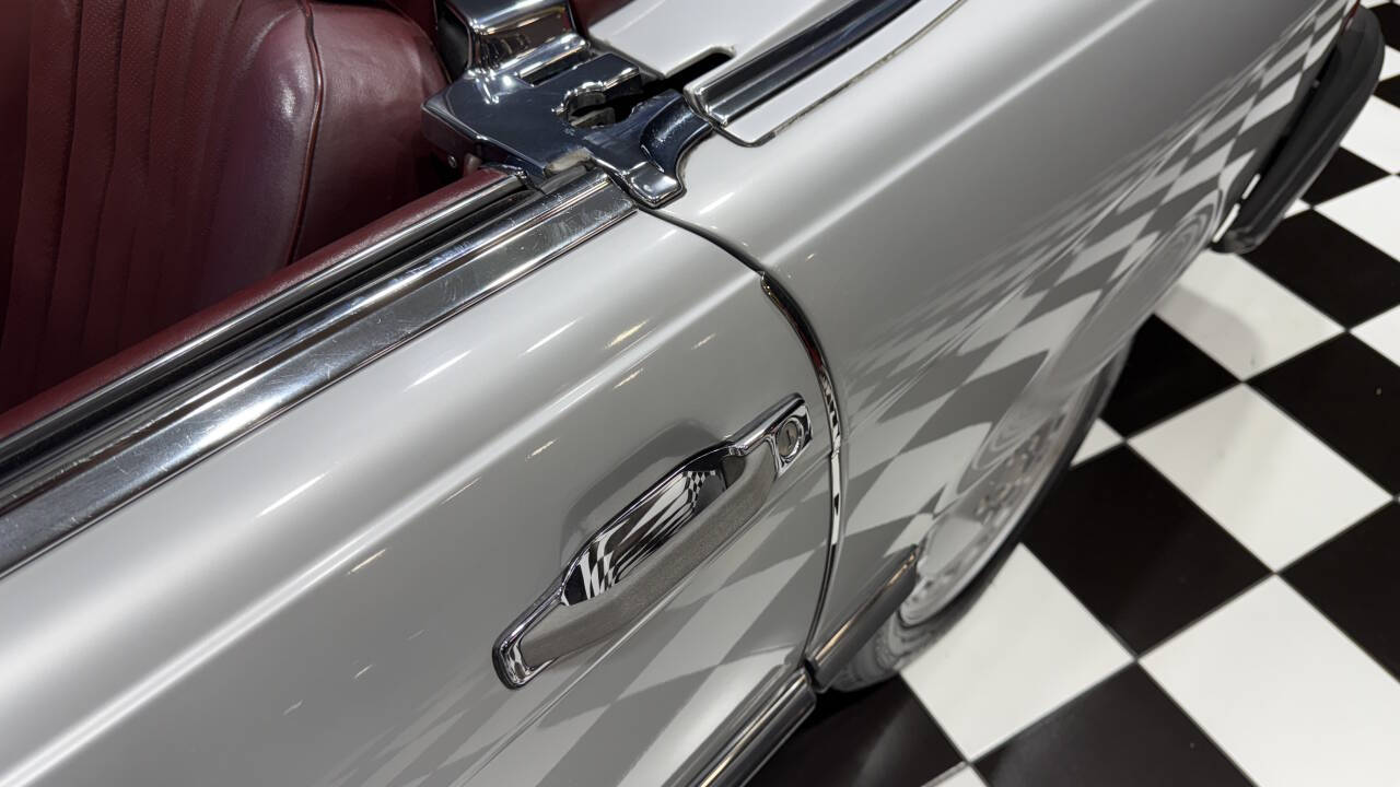 1988 Mercedes-Benz 560-Class 40