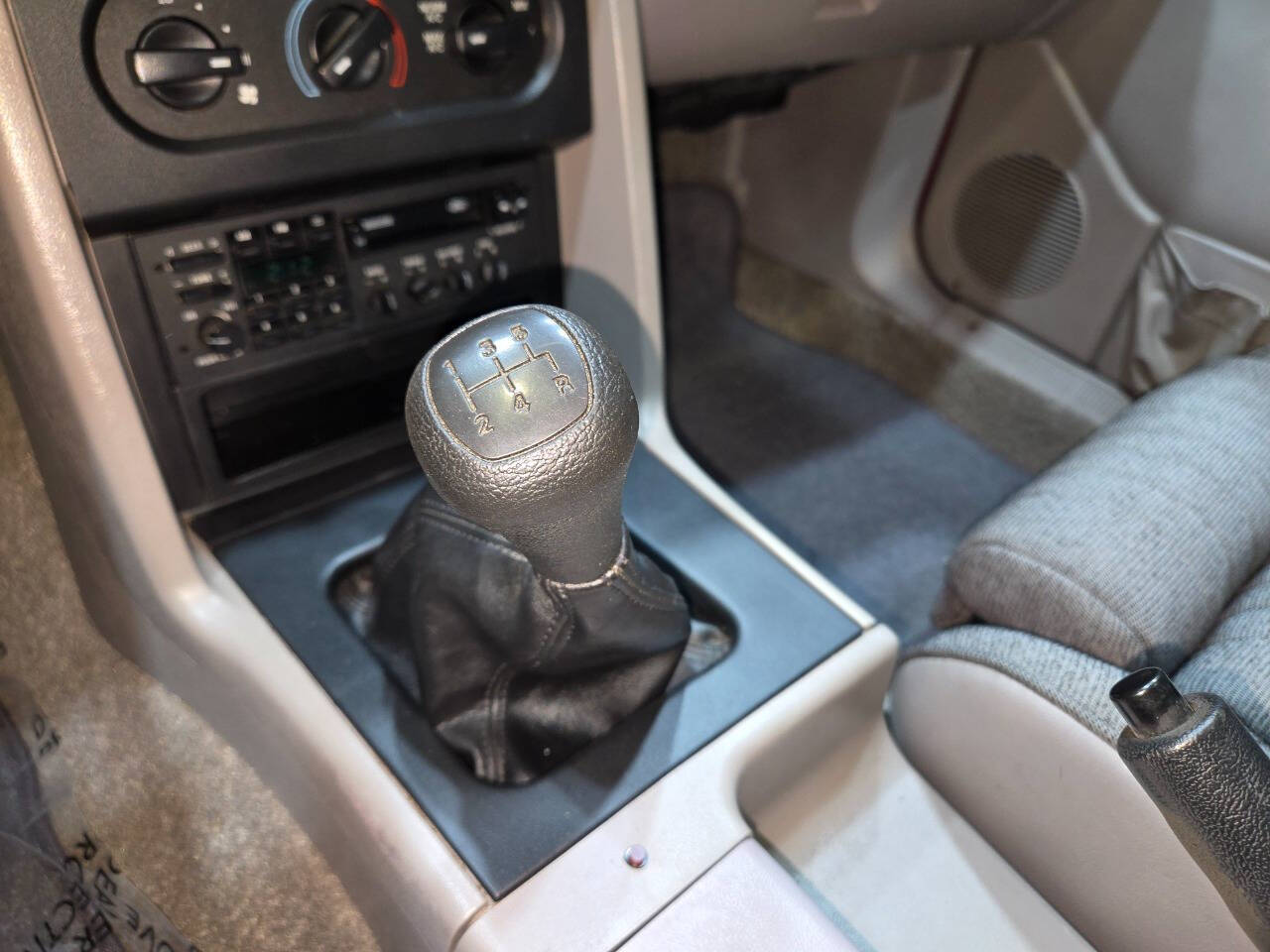 1990 Ford Mustang 18