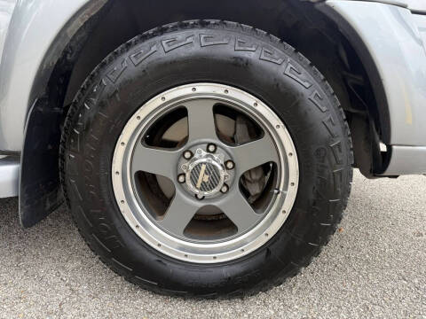2004 Toyota Sequoia SR5