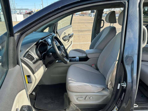 2017 Kia Sedona LX