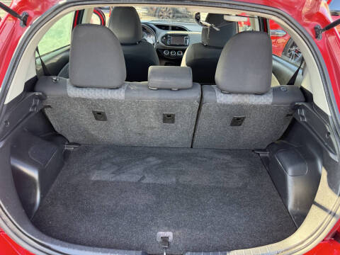 2016 Toyota Yaris 5-Door LE