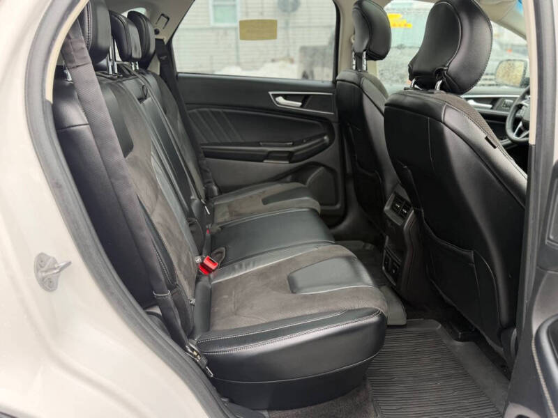 2017 Ford Edge Sport