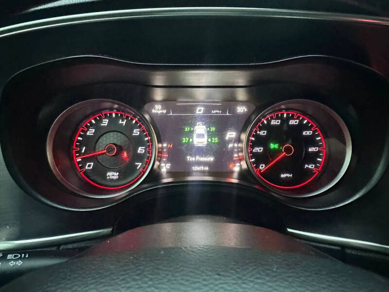 2015 Dodge Charger SE