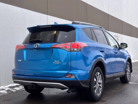 2017 Toyota RAV4 Hybrid XLE