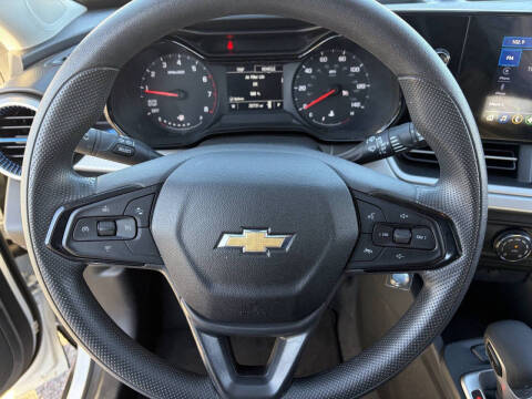 2025 Chevrolet Trax LS