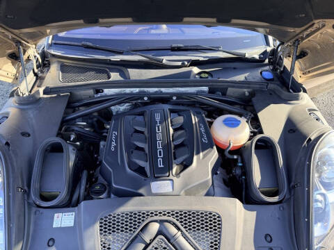 2015 Porsche Macan Turbo