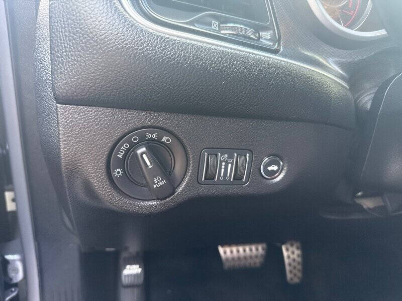 2015 Dodge Challenger SXT Plus