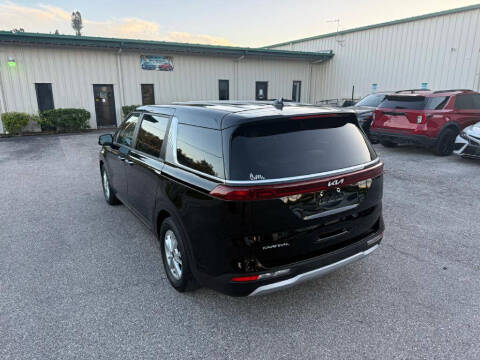 2024 Kia Carnival LX