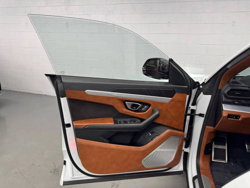 2021 Lamborghini Urus