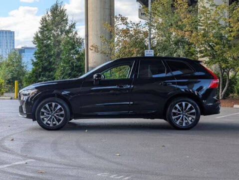 2025 Volvo XC60 B5 Plus Dark Theme