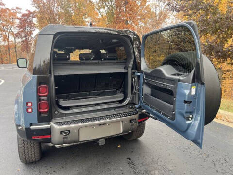 2025 Land Rover Defender 90 P400 X-Dynamic SE