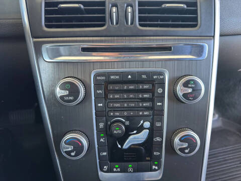 2016 Volvo XC60 T6 Drive-E