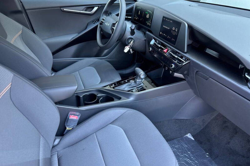 2026 Kia Niro LX