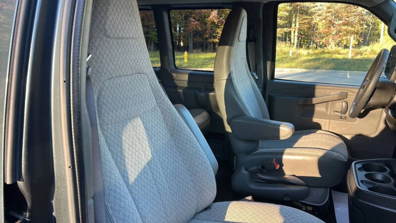2017 Chevrolet Express LT 3500