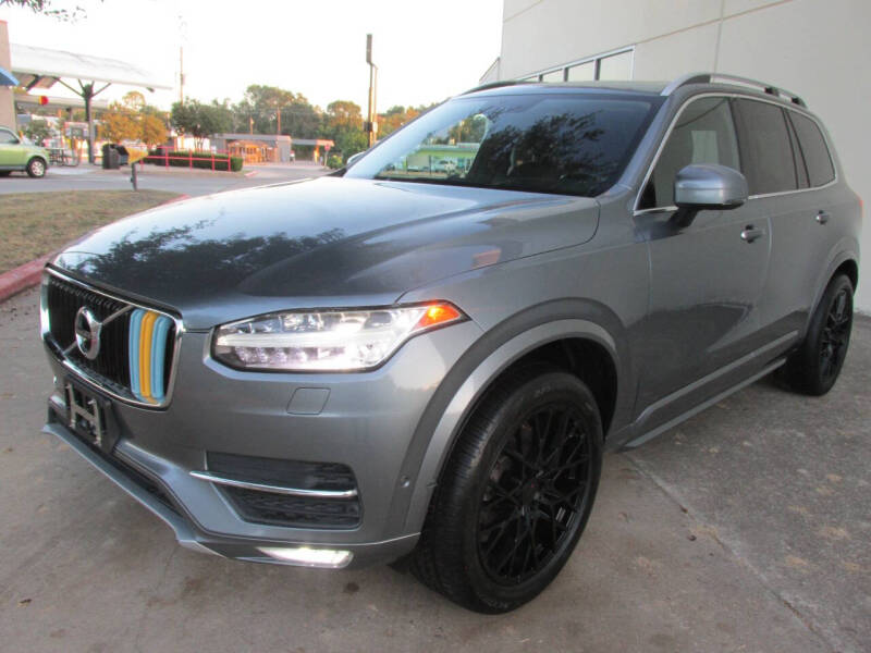 2016 Volvo XC90 T6 Momentum