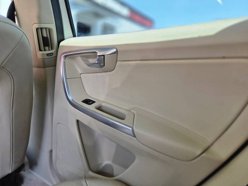 2016 Volvo XC60 T5 Drive-E Premier