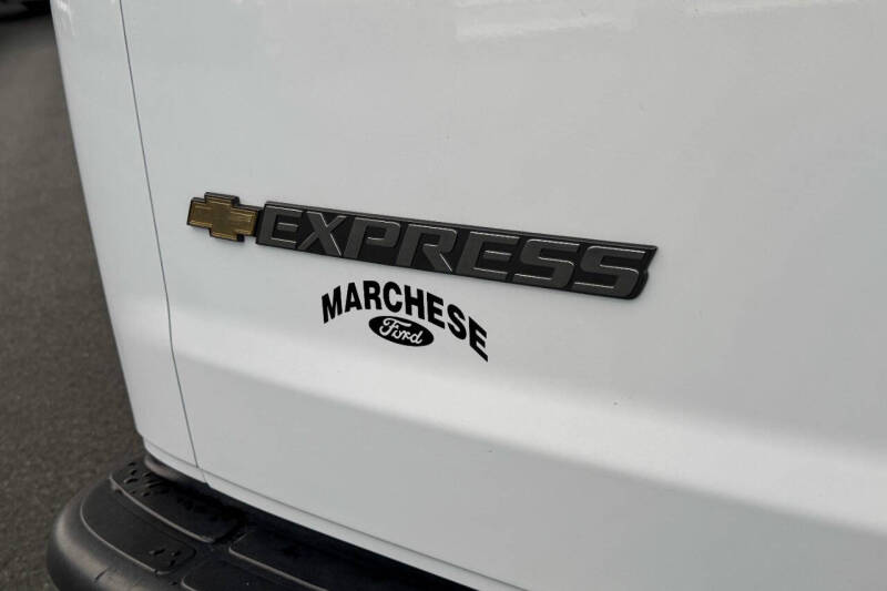 2024 Chevrolet Express 2500