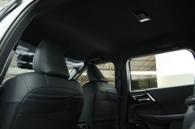 2026 Mitsubishi Outlander LE