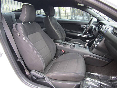 2015 Ford Mustang V6