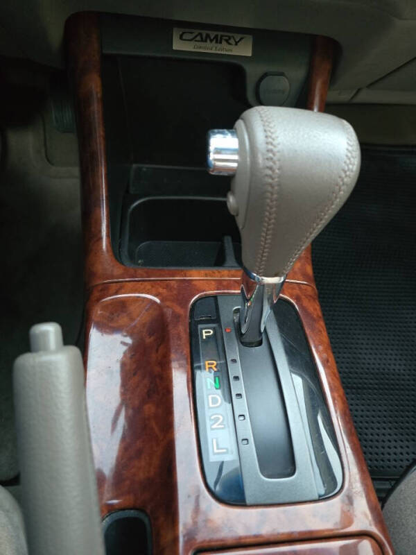 2004 Toyota Camry XLE