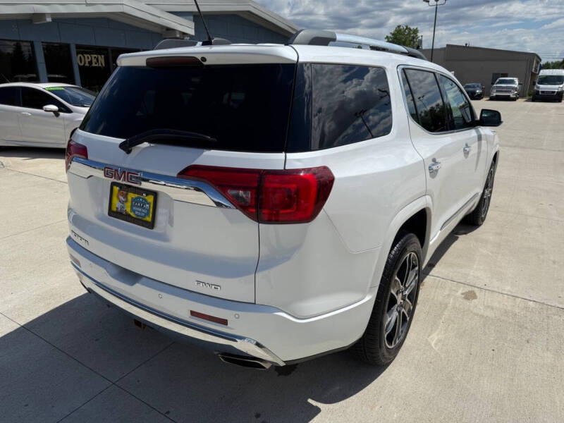 2017 GMC Acadia Denali