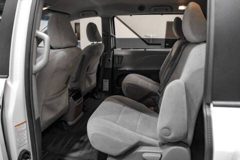 2016 Toyota Sienna LE 8-Passenger