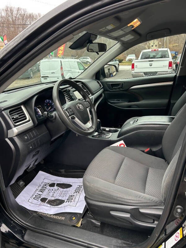 2019 Toyota Highlander LE