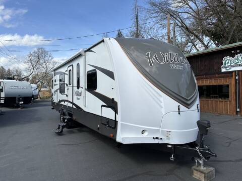 2018 Forest River Wildcat Maxx 28RKX / 33ft for sale at Jim Clarks Consignment Country - Travel Trailers in Grants Pass OR