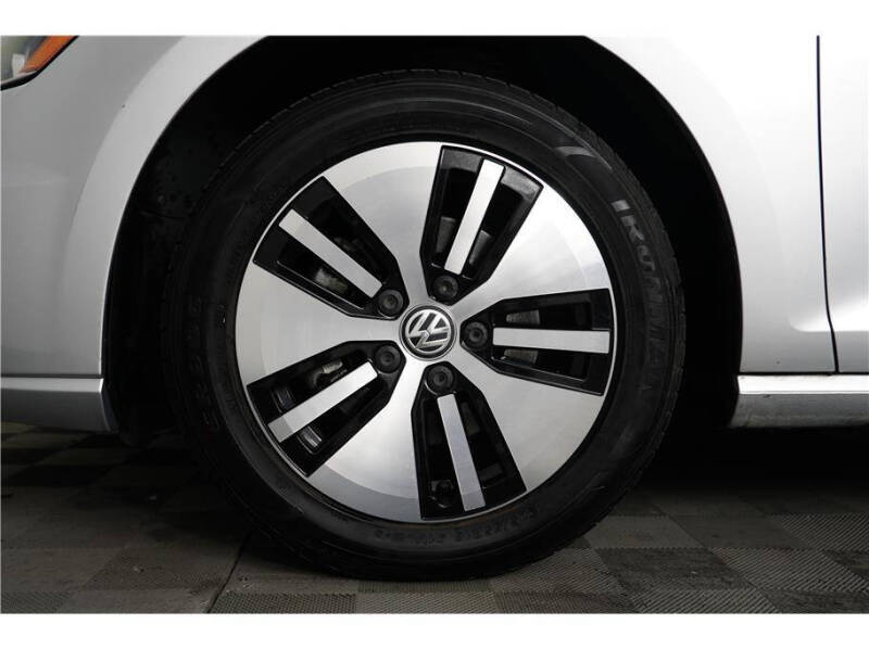 2016 Volkswagen e-Golf SE