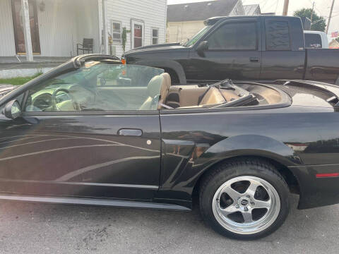 2004 Ford Mustang GT Deluxe