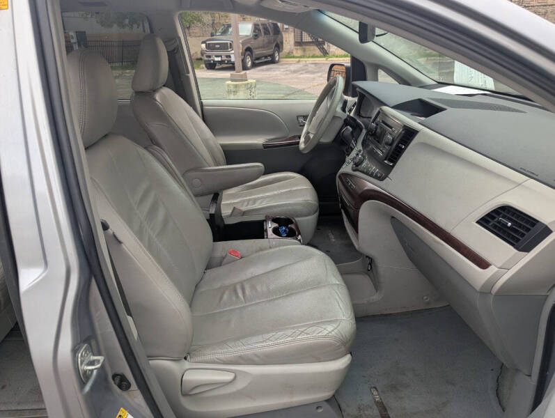 2011 Toyota Sienna XLE 8-Passenger