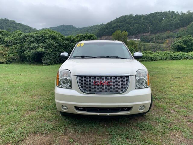 Used 2009 GMC Yukon XL SLT1 with VIN 1GKFK36349R174920 for sale in Hazard, KY