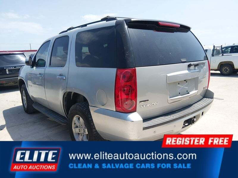 2011 GMC Yukon SLE