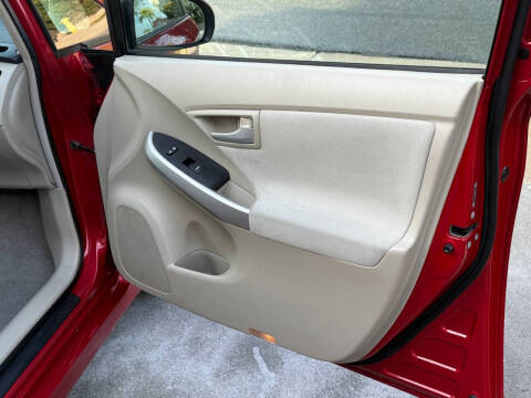 2010 Toyota Prius III