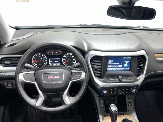 2017 GMC Acadia SLE-2