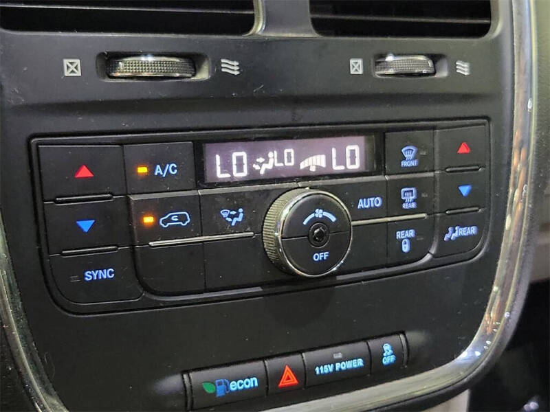 2016 Chrysler Town and Country Touring